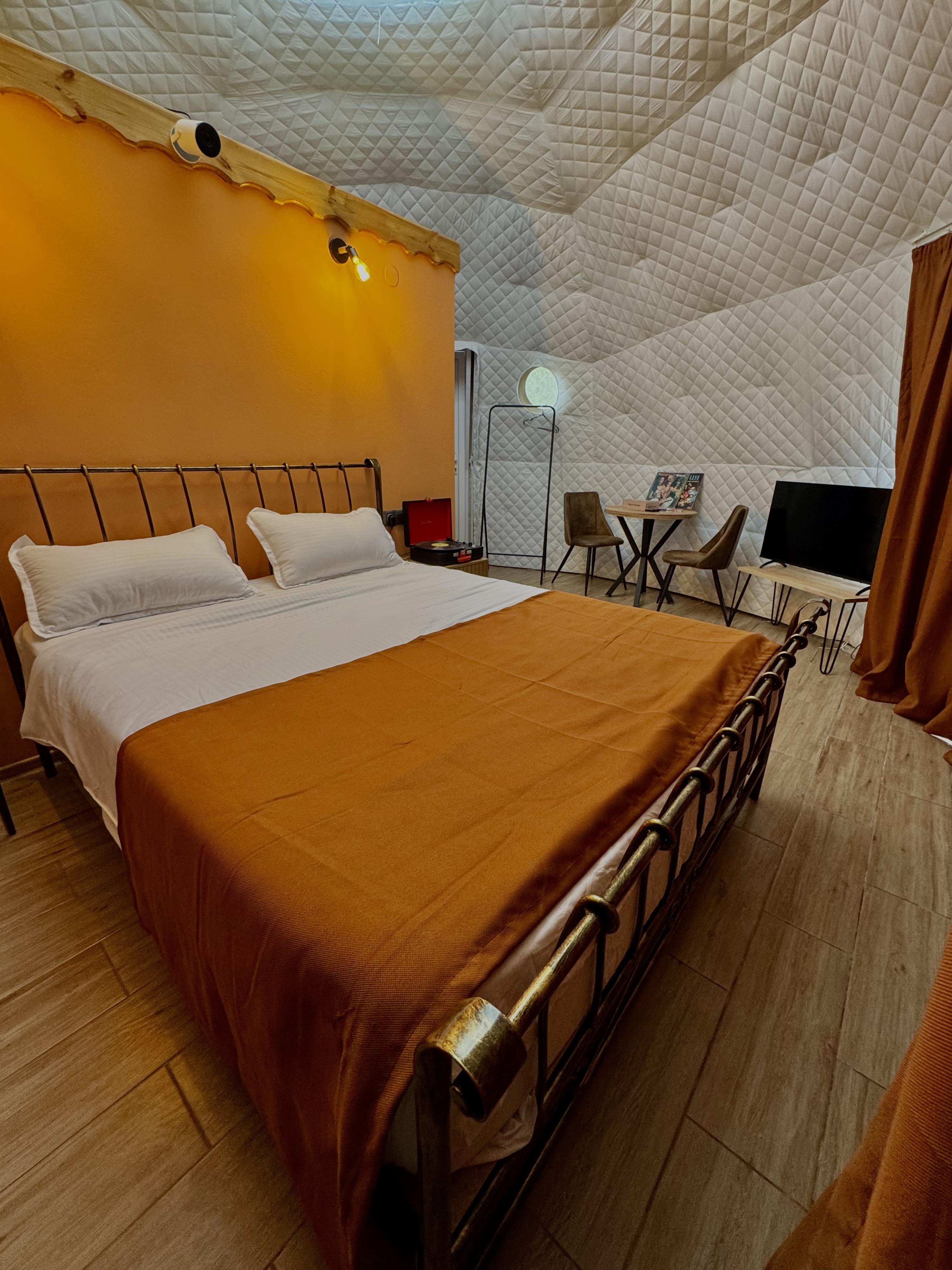 Glamping #1 (Mars)