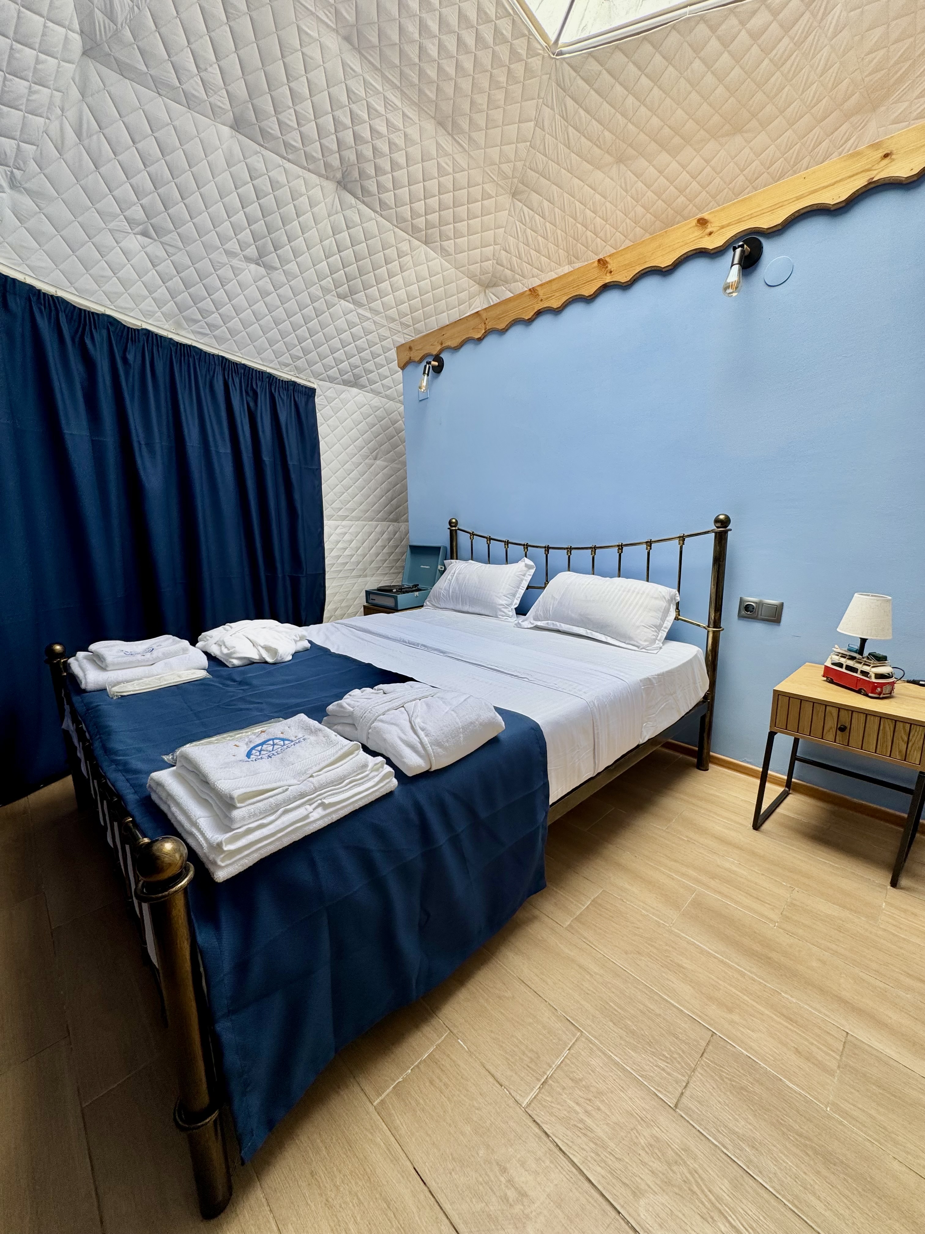 Glamping $4 (Neptune)